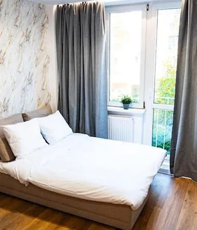 Funkcjonalne Blisko Przystankow * Varsovie