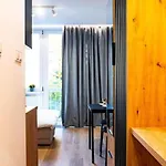 Funkcjonalne Blisko Przystankow Appartement *