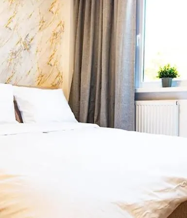 Funkcjonalne Blisko Przystankow Apartamento