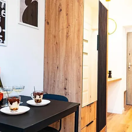 Apartamento Funkcjonalne Blisko Przystankow