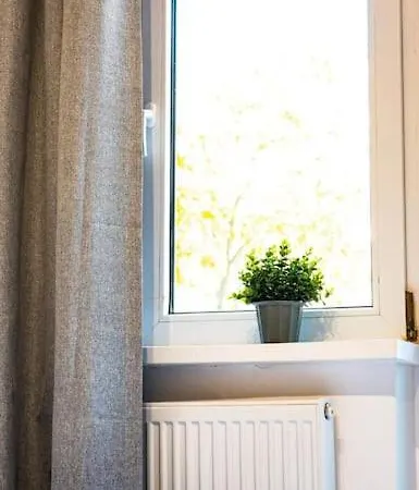 Funkcjonalne Blisko Przystanków Apartament *